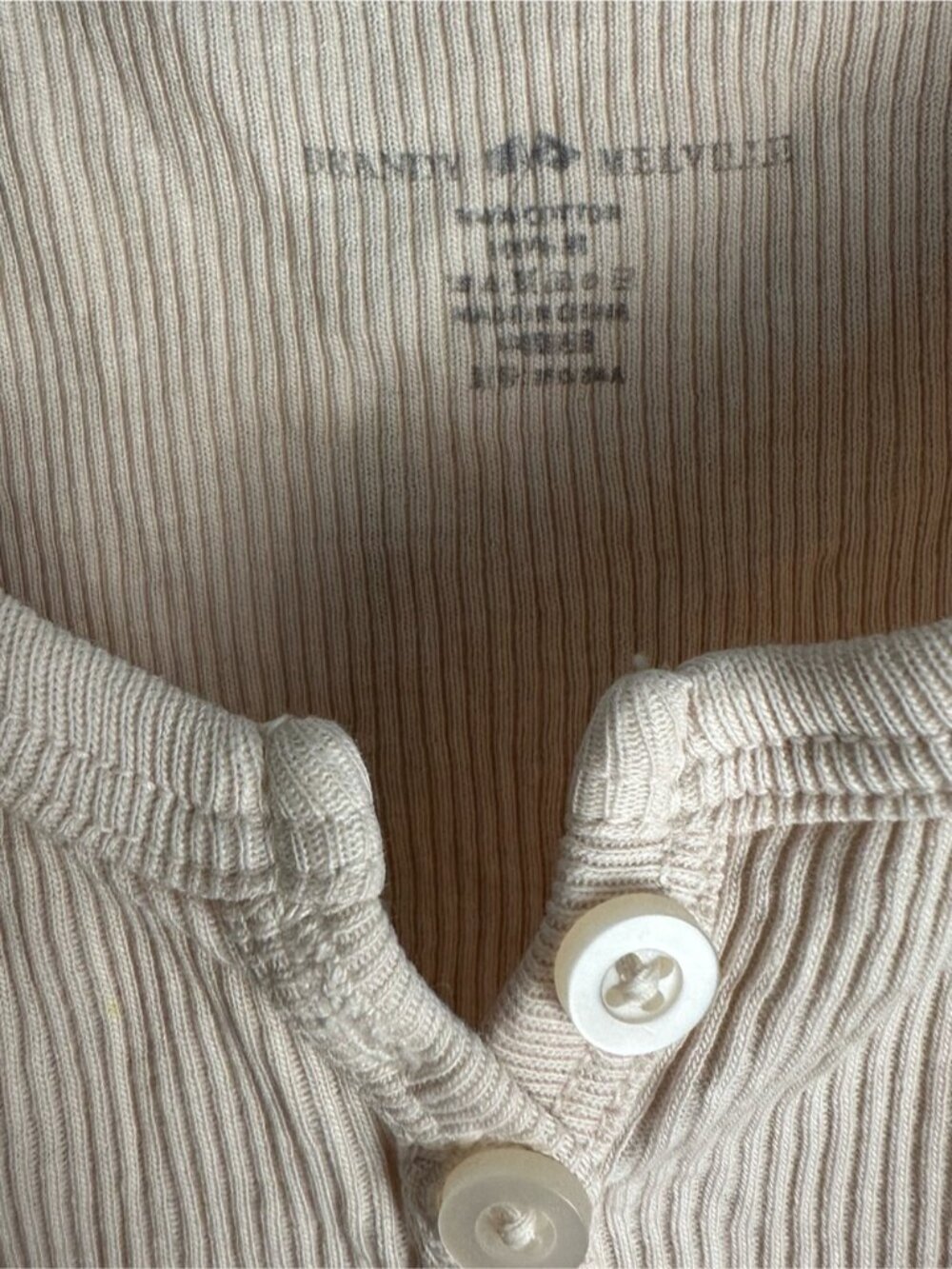 Brandy Melville J. Galt dalis light pink ribbed cotton button-up Henley tank top - Picture 5 of 5